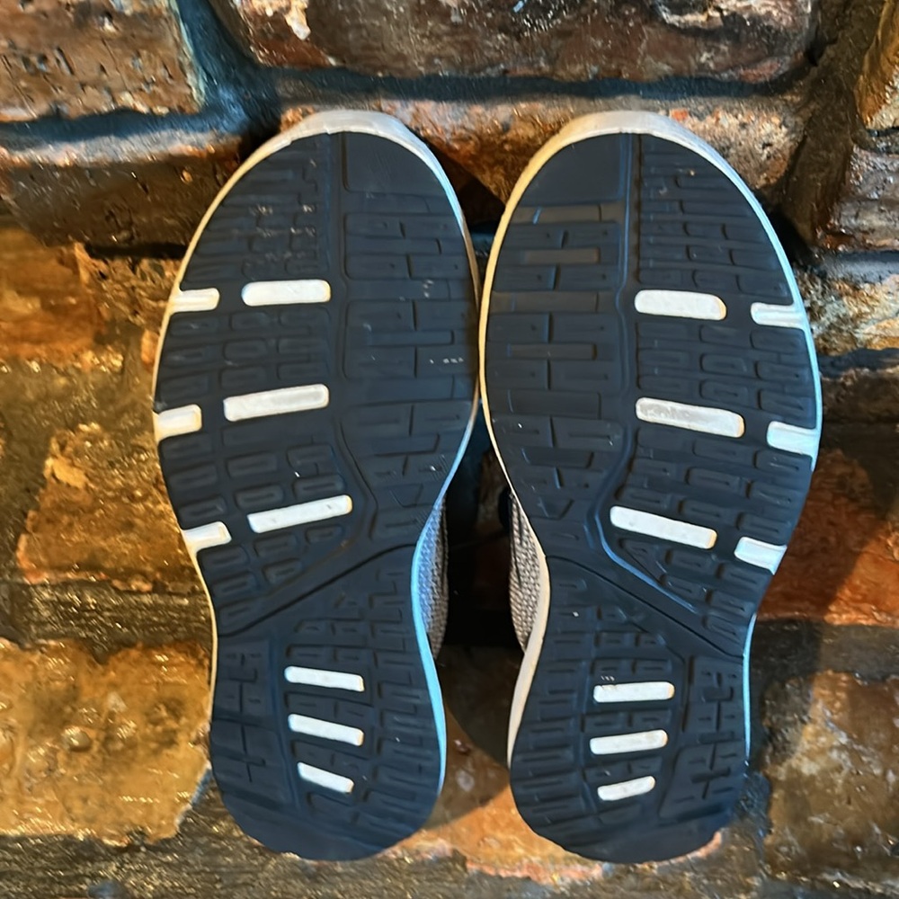 Adidas sneakers. - Picture 5 of 5